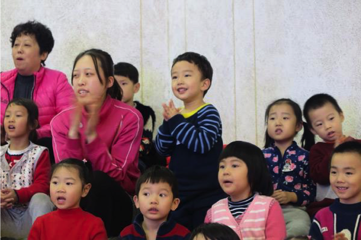 音乐之声暖寒冬 酷游ku游登陆页
乐器捐赠爱心行动走进中国儿童中心艺术宫