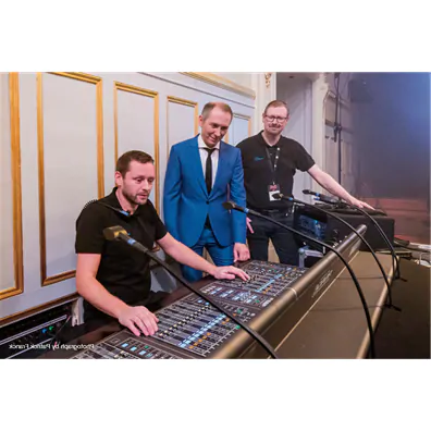 RIVAGEG PM7为比利时男高音歌唱家Helmut Lotti的世界巡演助力